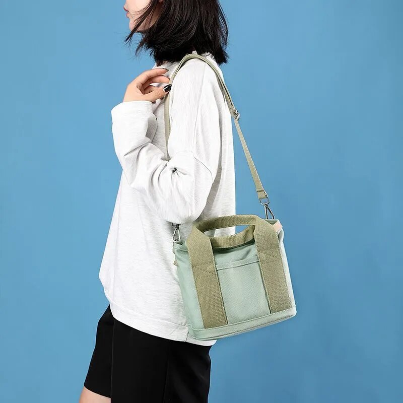 Xierya Femmes Petit Sac avec Fermeture à Glissière Mode Dame Simple Épaule Portable Toile Épaissie Téléphone Portable Seau Sac Fourre-Tout Grande Capacité Multi-Poches