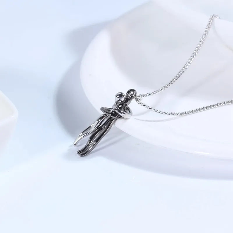 Exquisite Couple Hugging Pendant Necklace